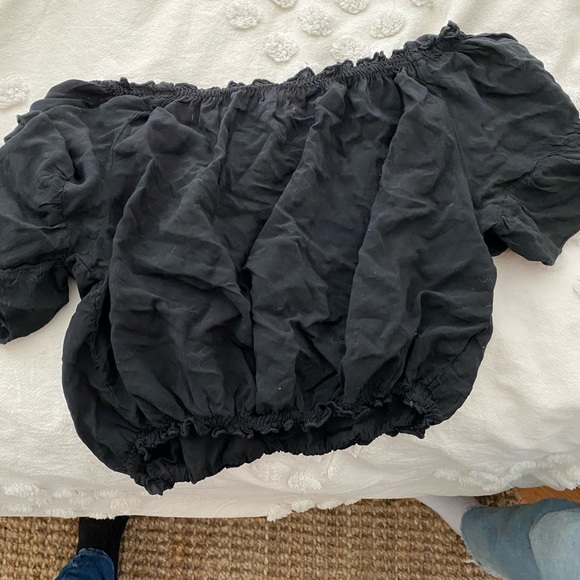 Brandy Melville off the shoulder short sleeve - Picture 3 of 3